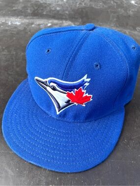 NICE New Era size 7 3/8 Toronto Blue Jays Baseball Fitted Hat MLB